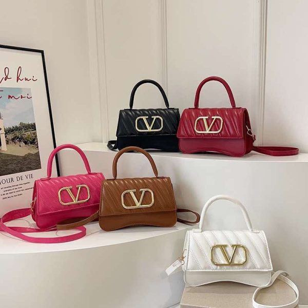 Elegant And Fashionable Underarm Bag Women Shoulder Bag Denim Diamond Handbag Chain Crossbody Bag Suitable For Daily Use